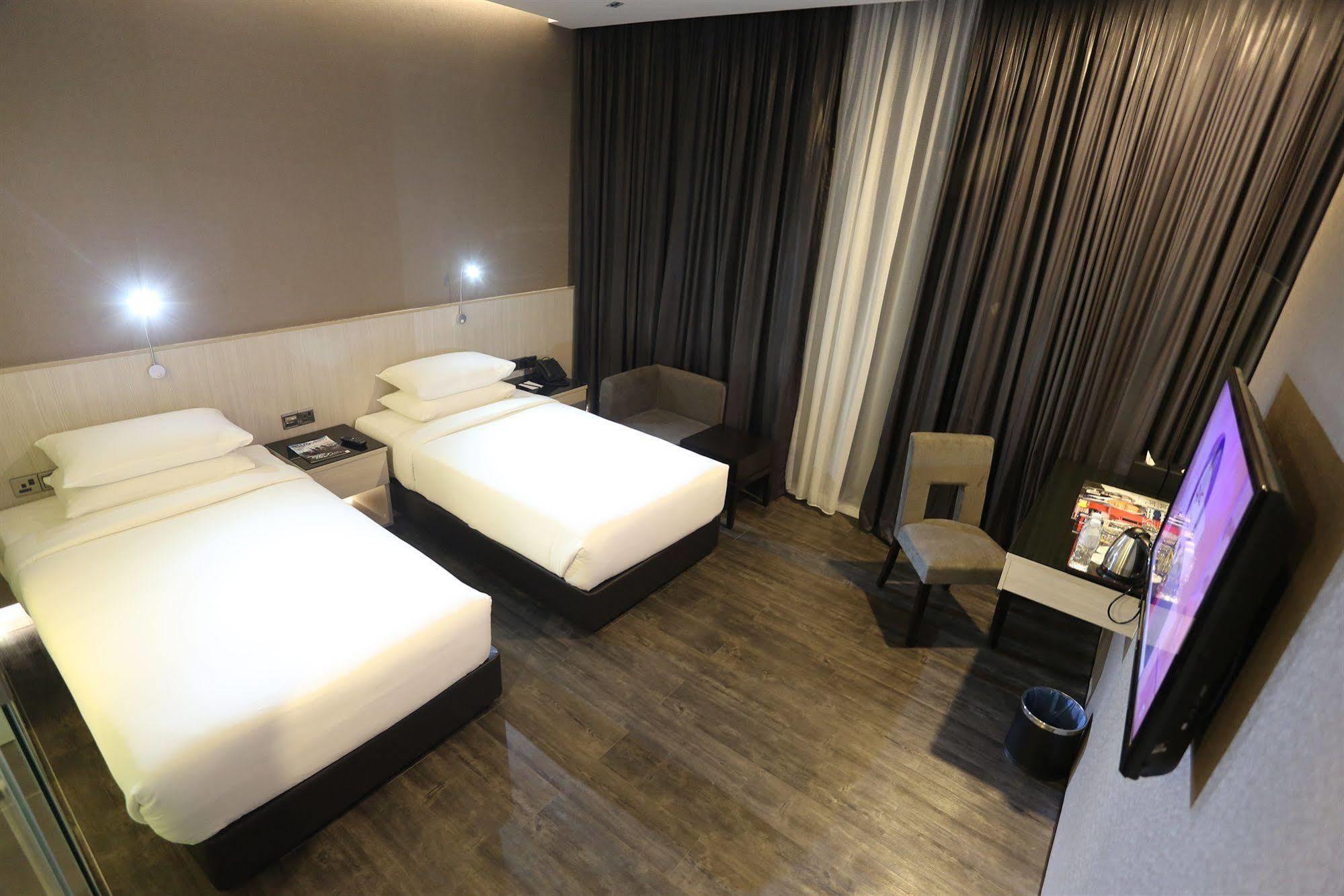 E.City Hotel@Onecity Subang Jaya Exterior photo